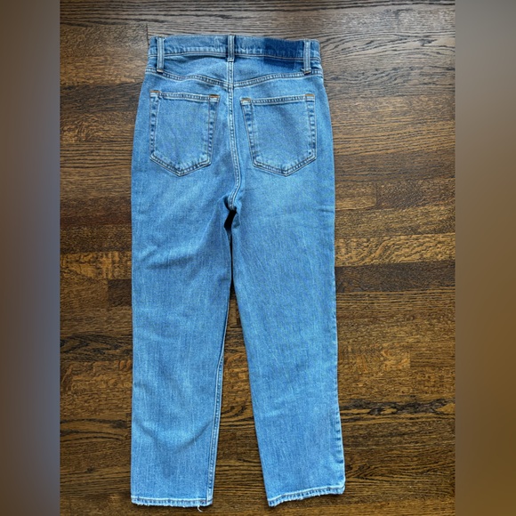 Abercrombie & Fitch Ankle Straight Ultra High Jeans in Medium Wash. Size 6/28. - Picture 10 of 14